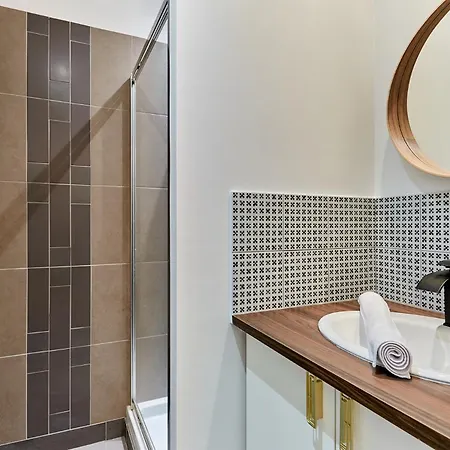Tour Eiffel By Prestige Apartment